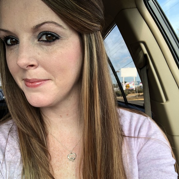 Meet your Posher, Amber - Picture 2 of 2